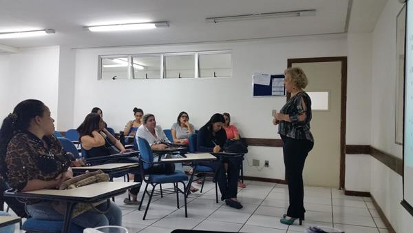 ABEn-DF na Semana Basileira de Enfermagem da Unieuro Águas Claras - 12/05 Noite - Marta Peralba